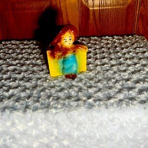 Cute pottery planter , no chips /cracks